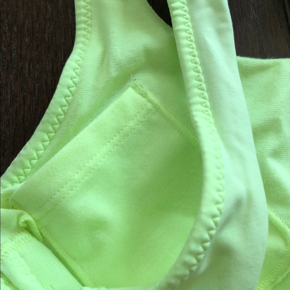 Lululemon Running tank. Size 4 - Picture 3 of 3